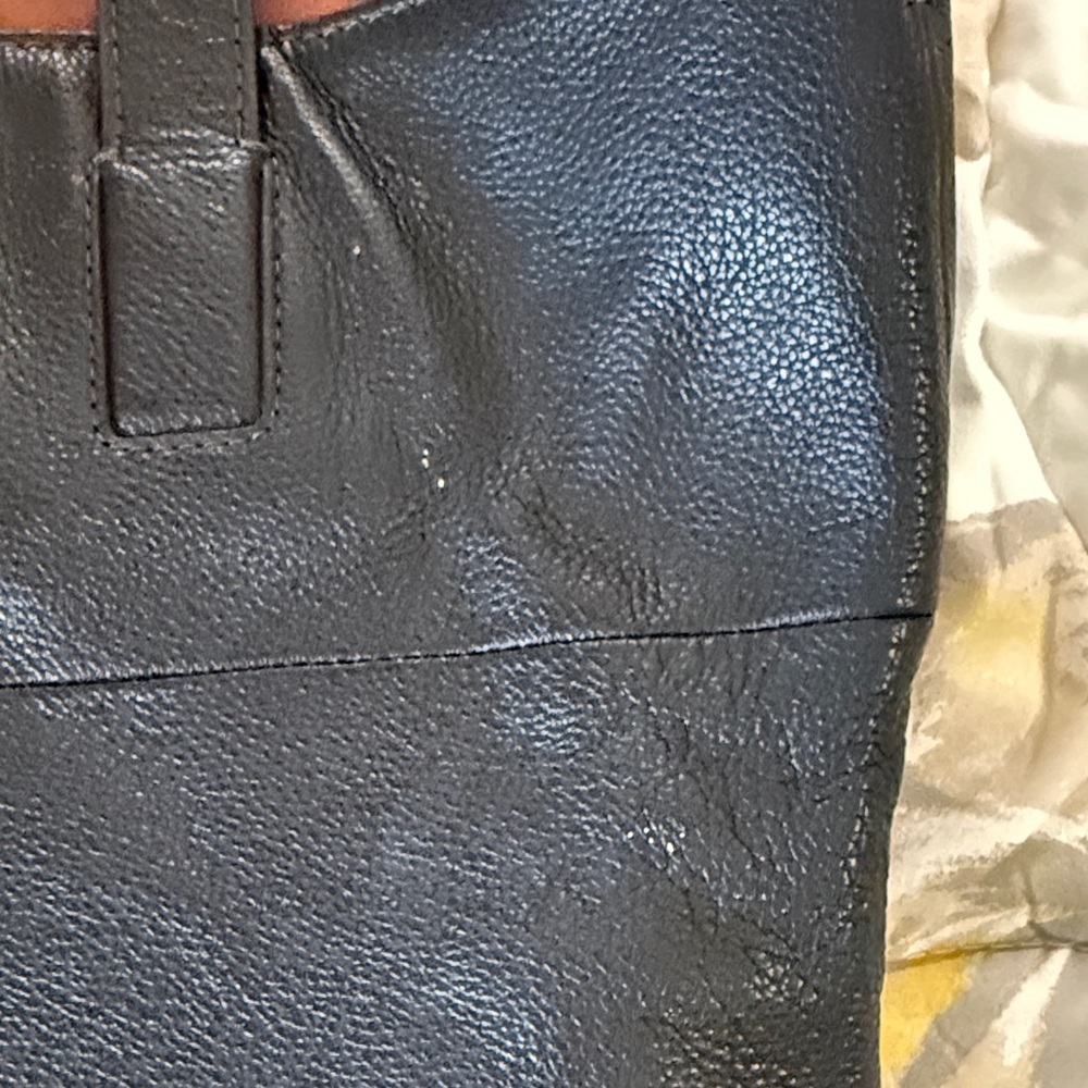 Fossil Black Pebbled Leather Tote - Picture 4 of 10